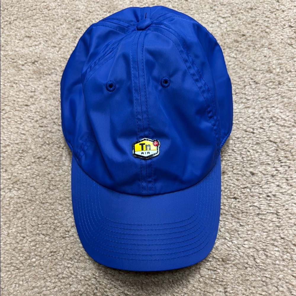 Nike Heritage 86 SnapBack tennis hat. OSFA